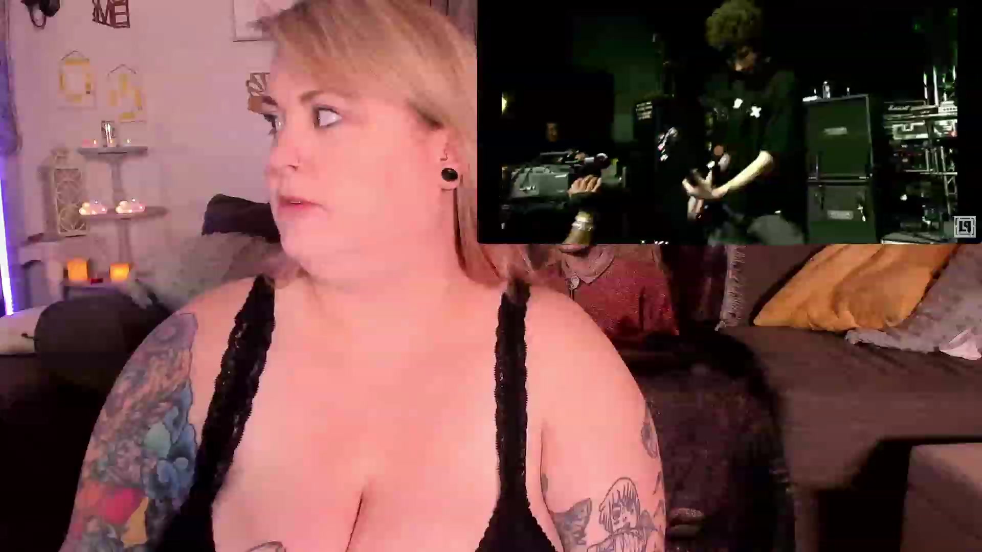 Gallery image thumbnail from mari_jae's myfreecams stream on, 05/09/2023, 08:27 image 11 of 20