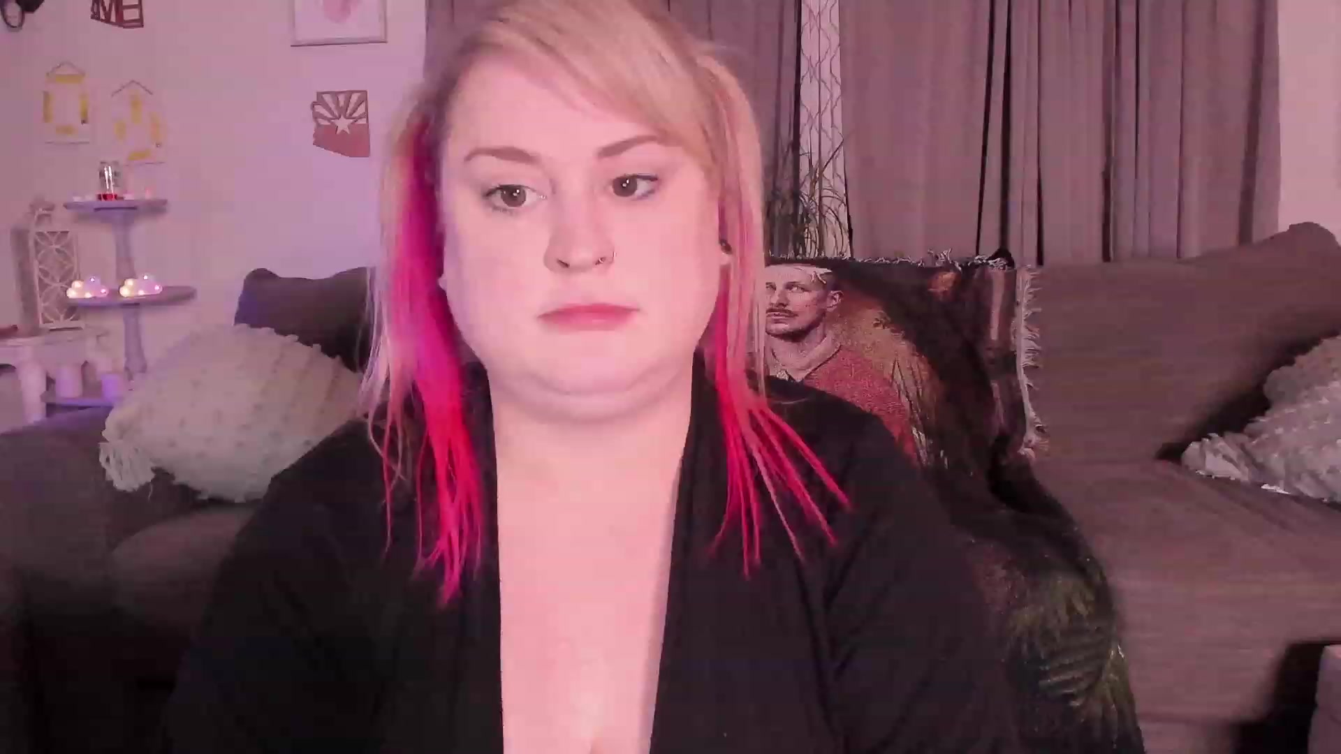 Gallery image thumbnail from mari_jae's myfreecams stream on, 05/13/2023, 10:25 image 1 of 20