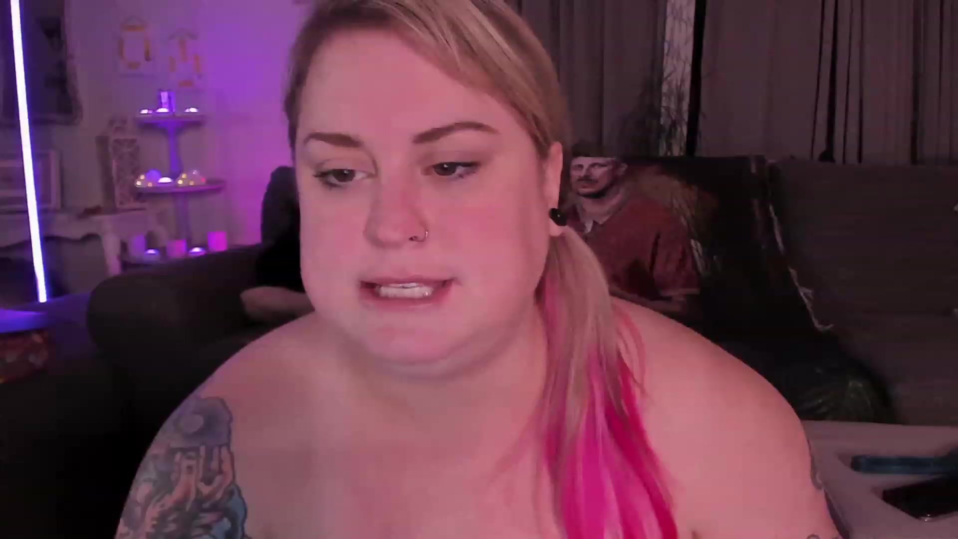 Gallery image thumbnail from mari_jae's myfreecams stream on, 05/20/2023, 09:45 image 19 of 20