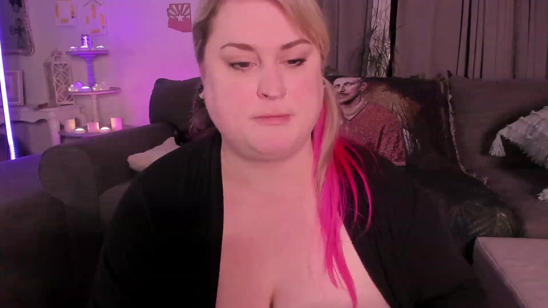 Gallery image thumbnail from mari_jae's myfreecams stream on, 05/21/2023, 09:14 image 4 of 20