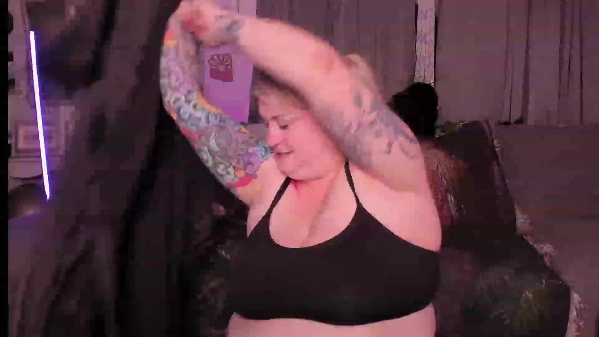 Gallery image thumbnail from mari_jae's myfreecams stream on, 05/27/2023, 09:40 image 3 of 20
