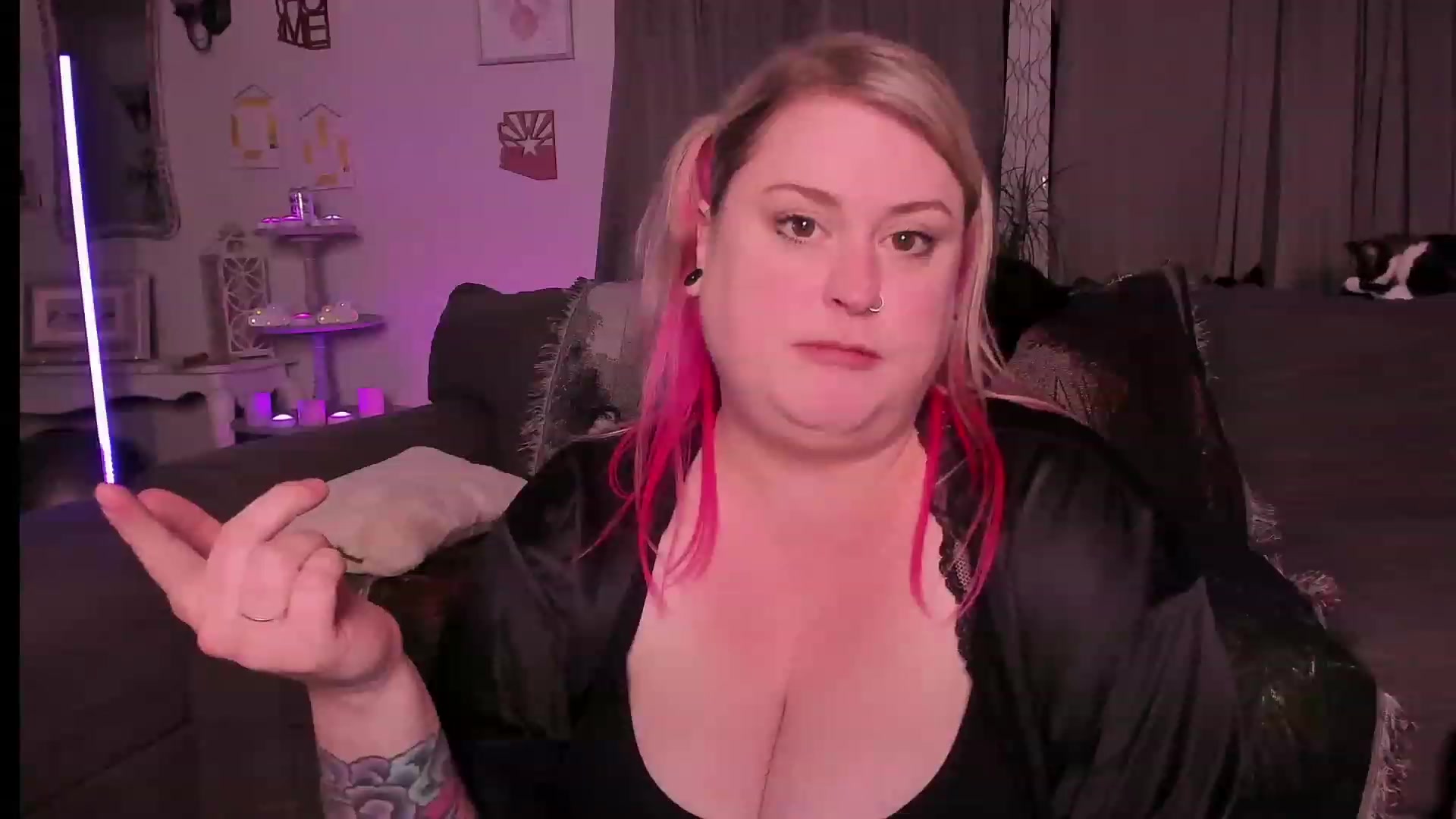 Gallery image thumbnail from mari_jae's myfreecams stream on, 05/27/2023, 09:40 image 8 of 20