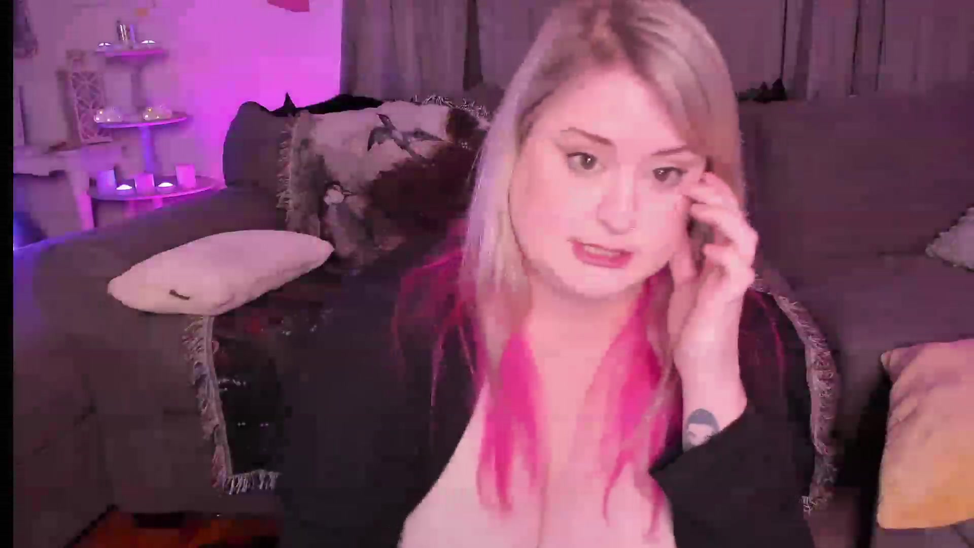 Gallery image thumbnail from mari_jae's myfreecams stream on, 05/28/2023, 10:30 image 16 of 20