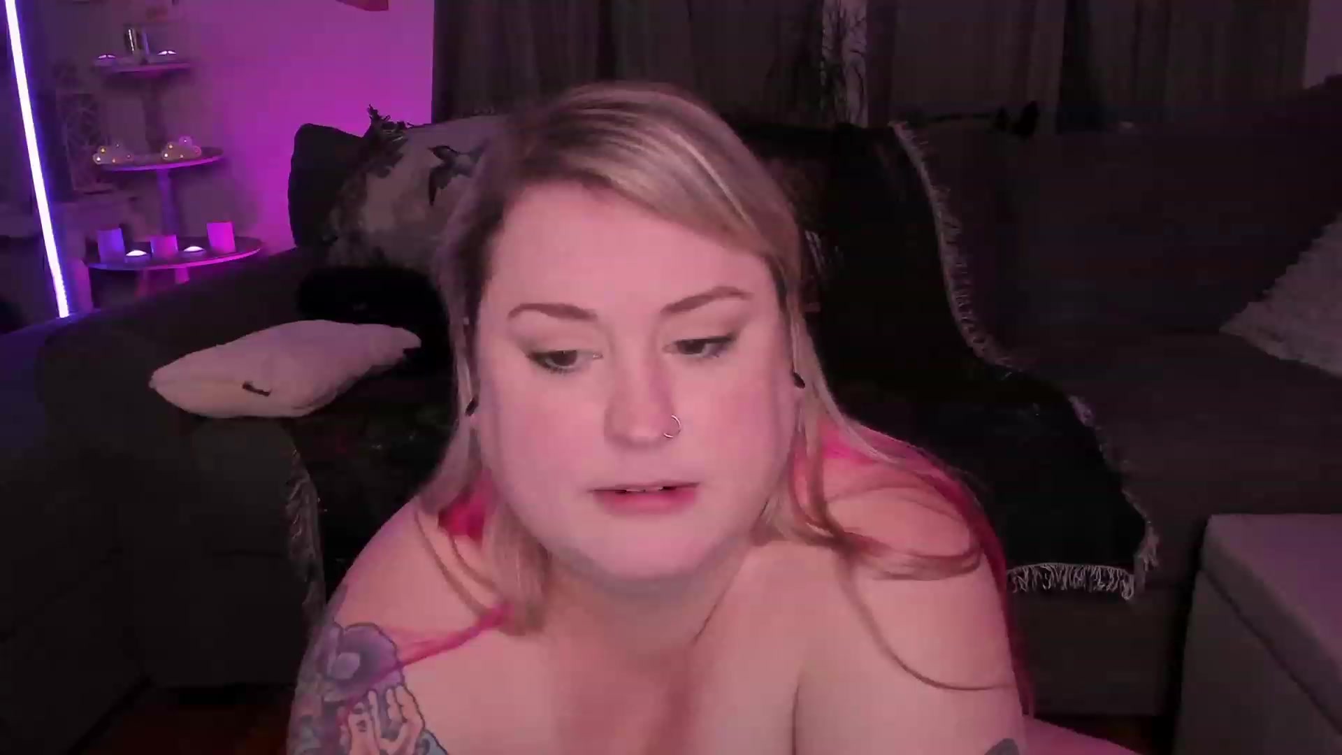 Gallery image thumbnail from mari_jae's myfreecams stream on, 05/29/2023, 08:04 image 19 of 20
