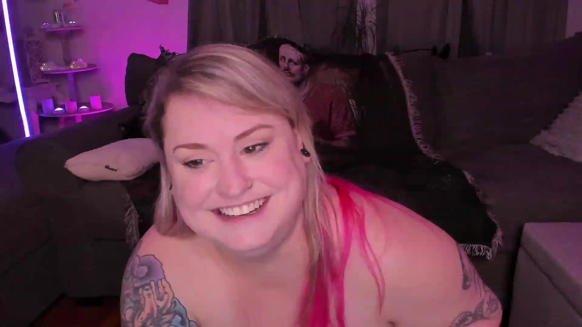 Gallery image thumbnail from mari_jae's myfreecams stream on, 05/29/2023, 08:04 image 13 of 20