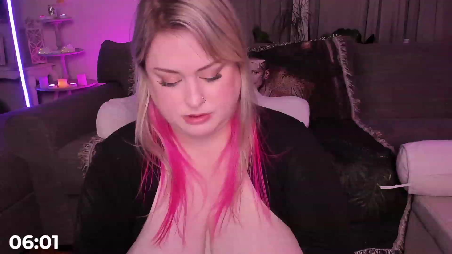 Gallery image thumbnail from mari_jae's myfreecams stream on, 05/31/2023, 09:18 image 9 of 20
