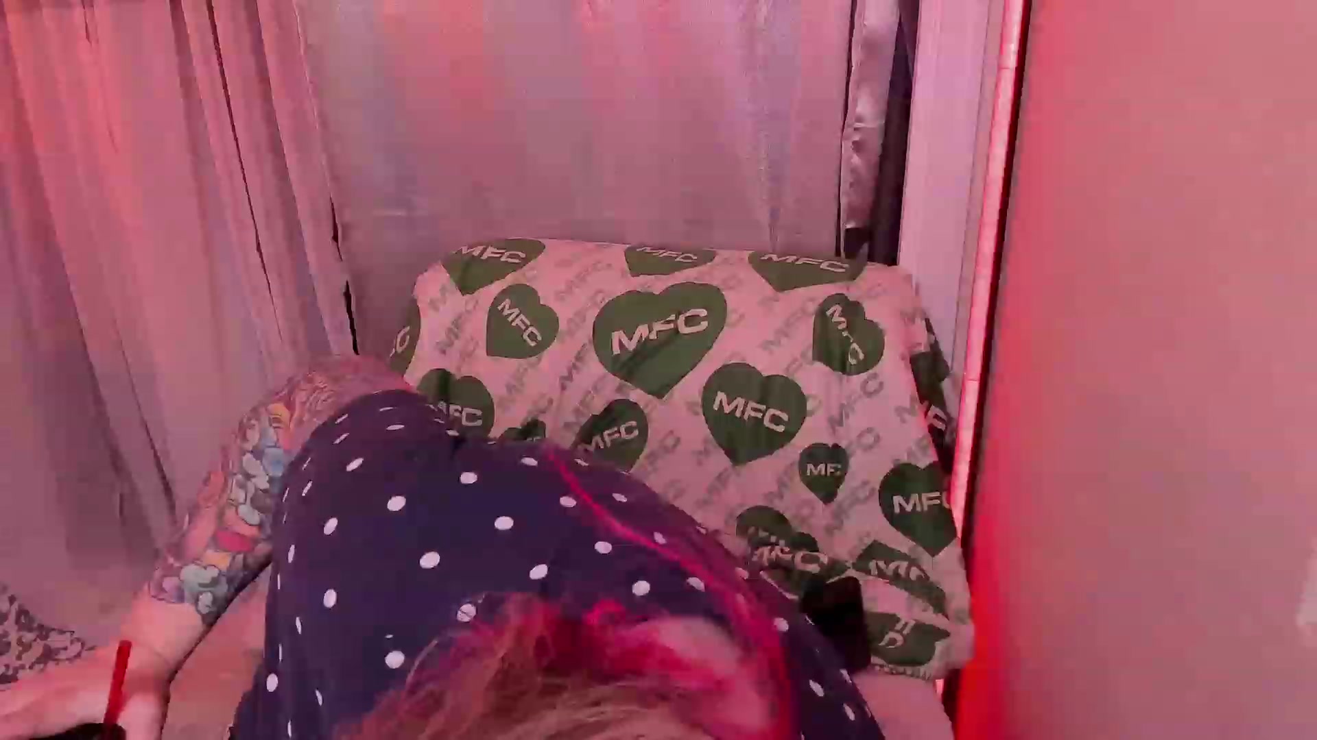 Gallery image thumbnail from mari_jae's myfreecams stream on, 06/03/2023, 09:05 image 12 of 20