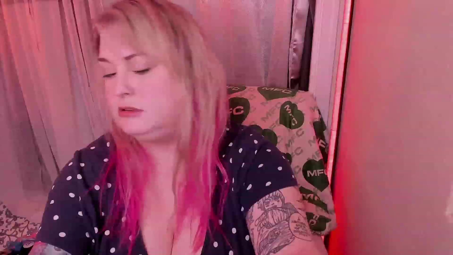 Gallery image thumbnail from mari_jae's myfreecams stream on, 06/03/2023, 09:05 image 11 of 20