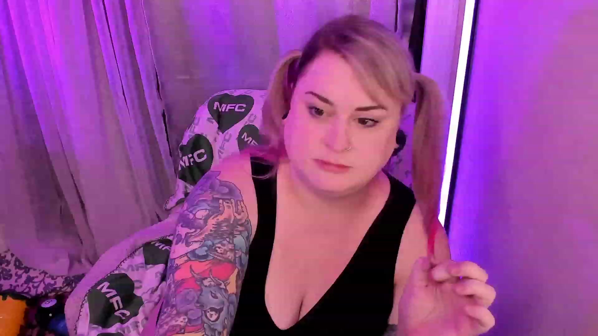 Gallery image thumbnail from mari_jae's myfreecams stream on, 06/04/2023, 08:01 image 9 of 20