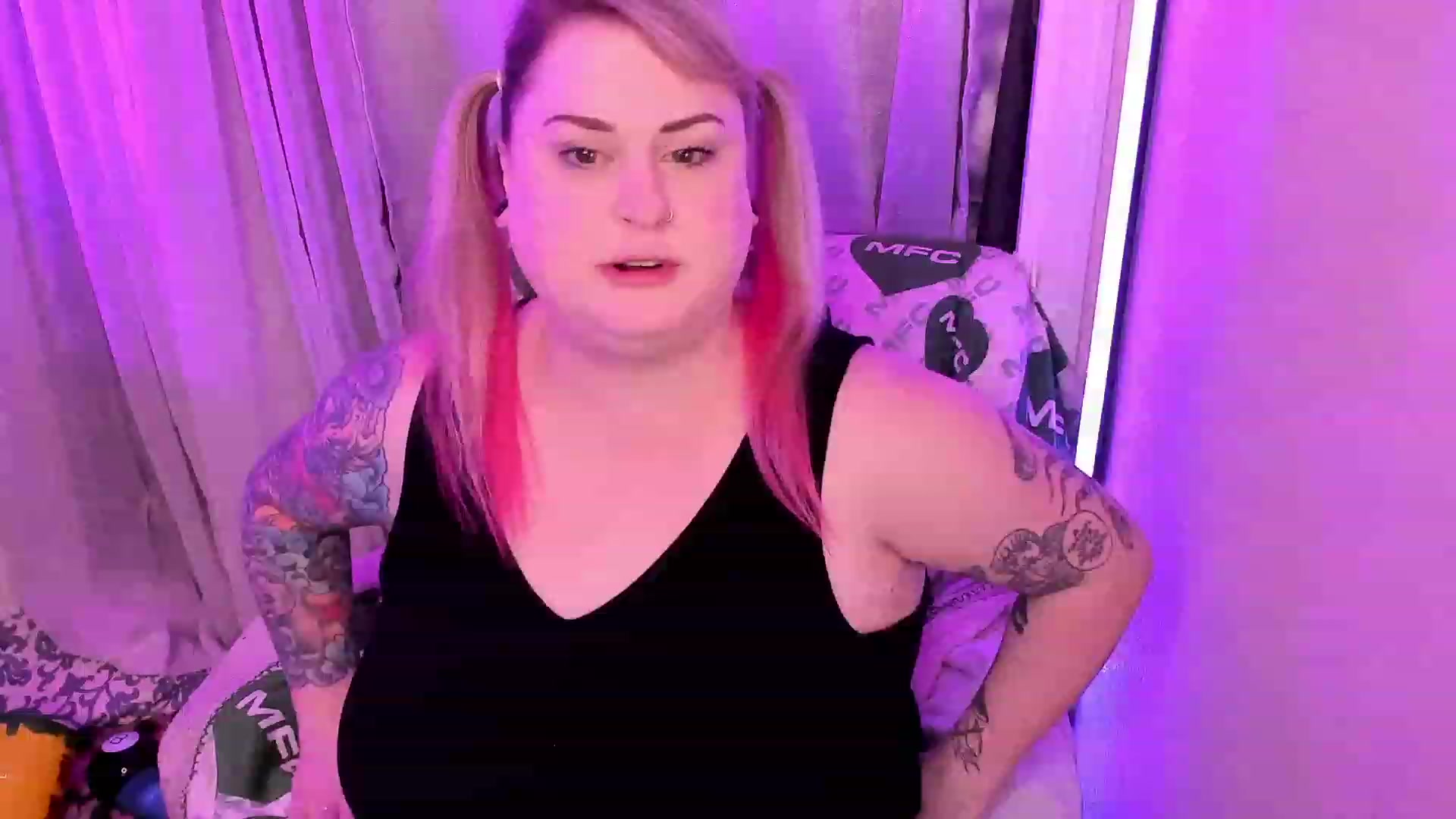 Gallery image thumbnail from mari_jae's myfreecams stream on, 06/04/2023, 08:01 image 10 of 20