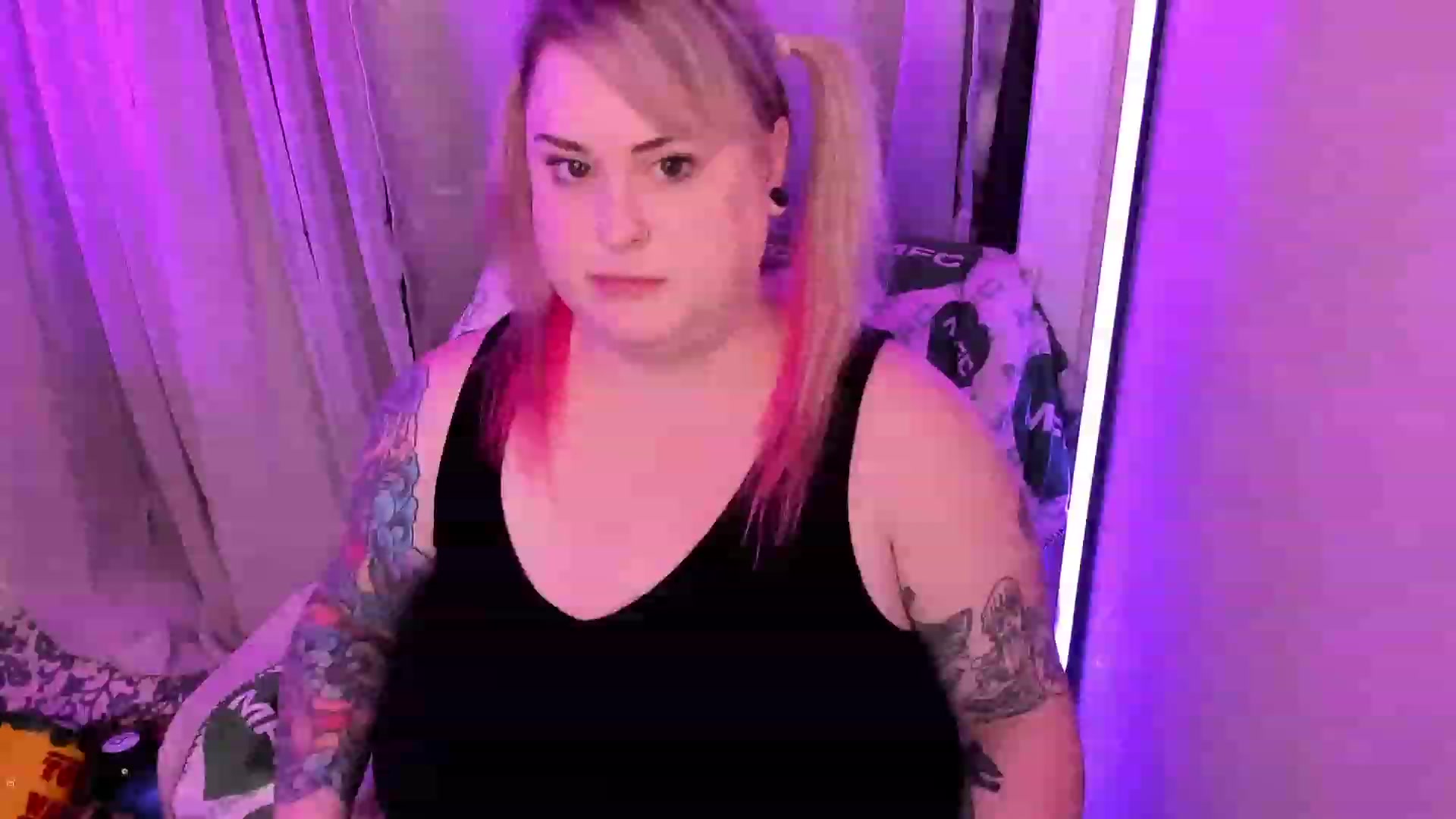 Gallery image thumbnail from mari_jae's myfreecams stream on, 06/04/2023, 08:01 image 17 of 20