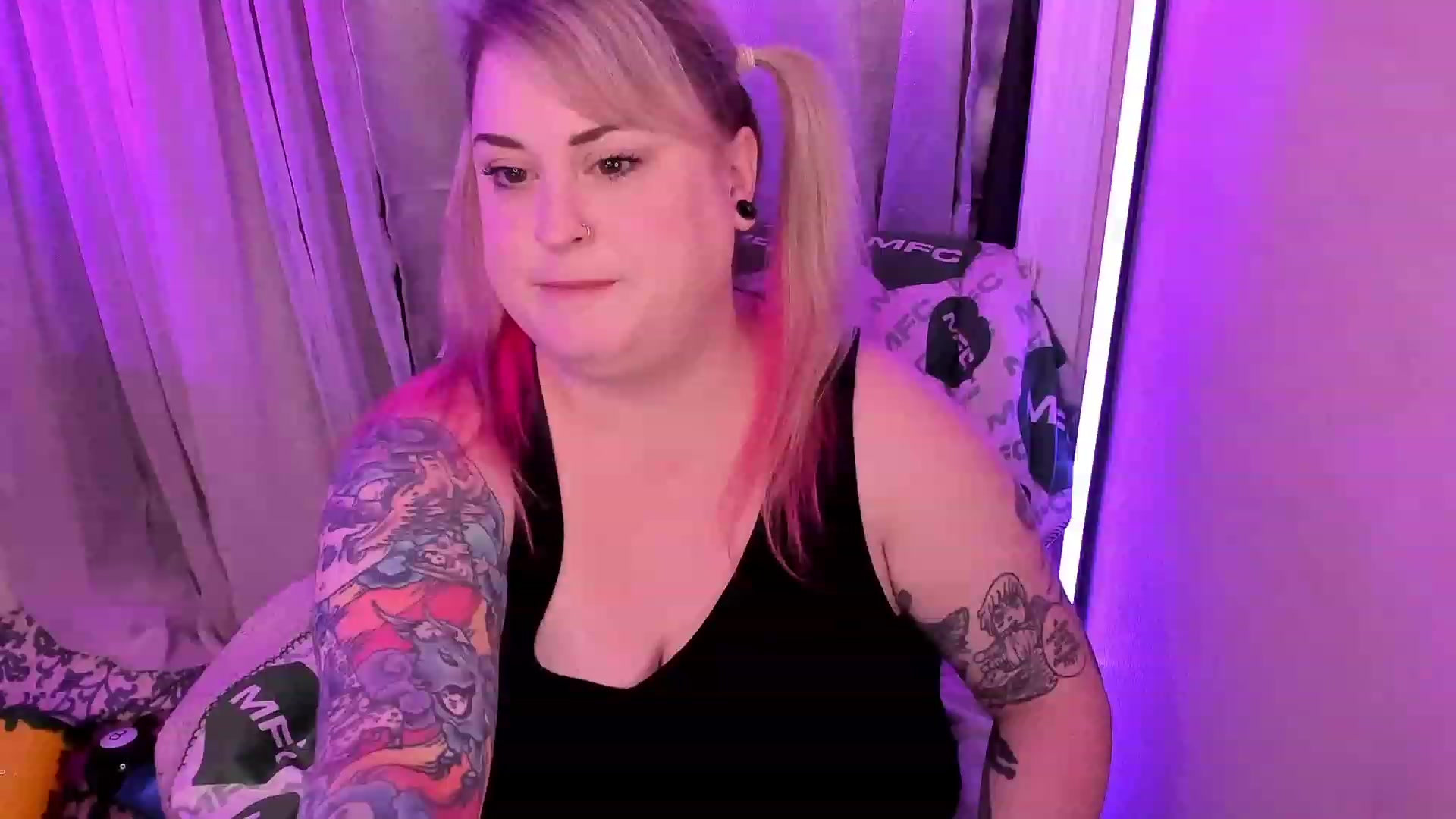 Gallery image thumbnail from mari_jae's myfreecams stream on, 06/04/2023, 08:01 image 11 of 20