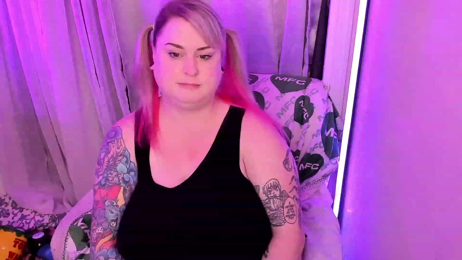Gallery image thumbnail from mari_jae's myfreecams stream on, 06/04/2023, 08:01 image 20 of 20