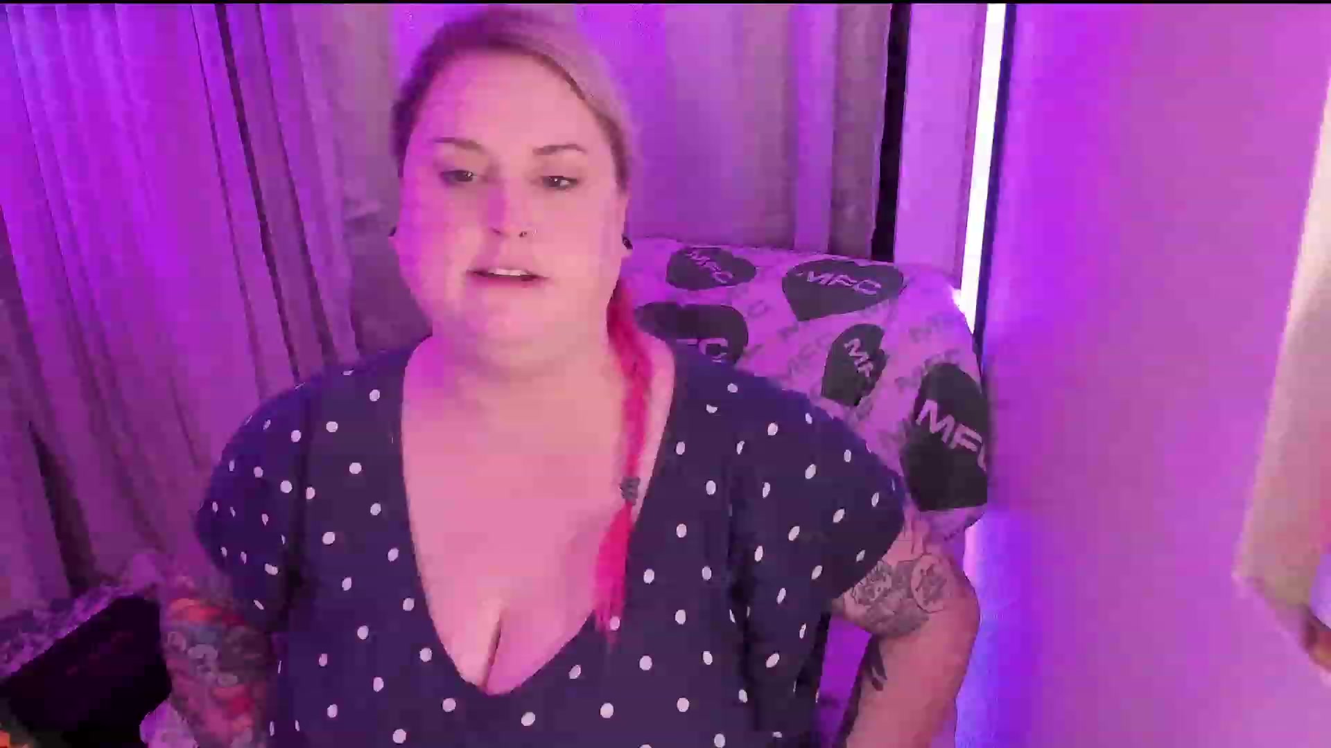 Gallery image thumbnail from mari_jae's myfreecams stream on, 06/11/2023, 08:25 image 19 of 20