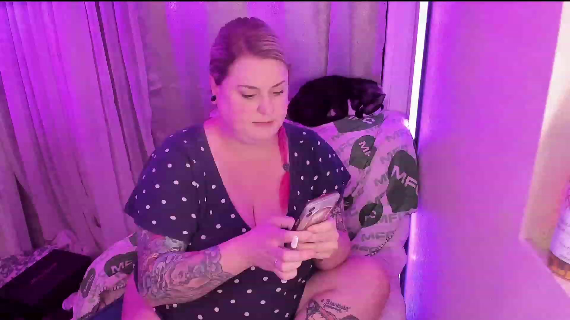 Gallery image thumbnail from mari_jae's myfreecams stream on, 06/11/2023, 08:25 image 8 of 20