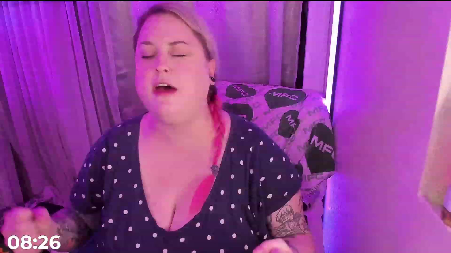 Gallery image thumbnail from mari_jae's myfreecams stream on, 06/11/2023, 08:25 image 11 of 20