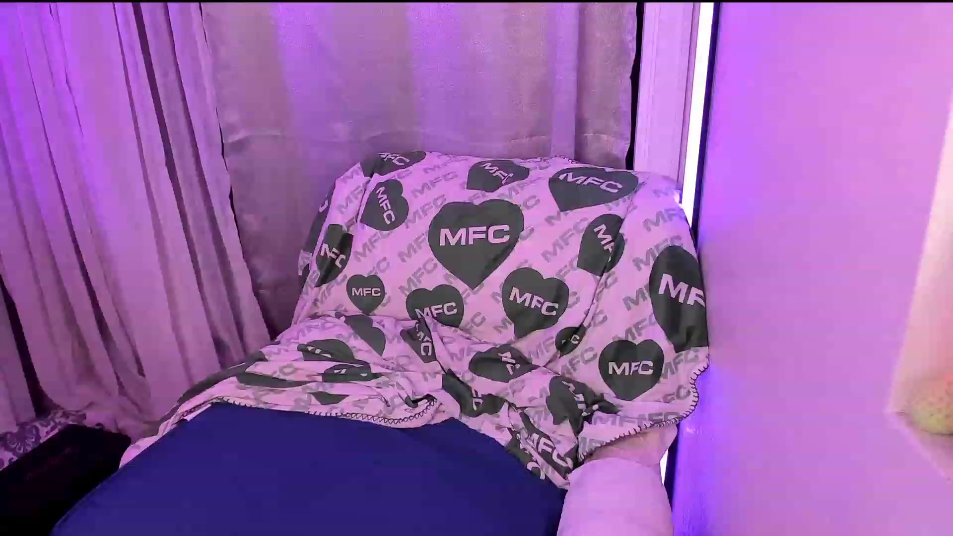 Gallery image thumbnail from mari_jae's myfreecams stream on, 06/13/2023, 07:30 image 1 of 20