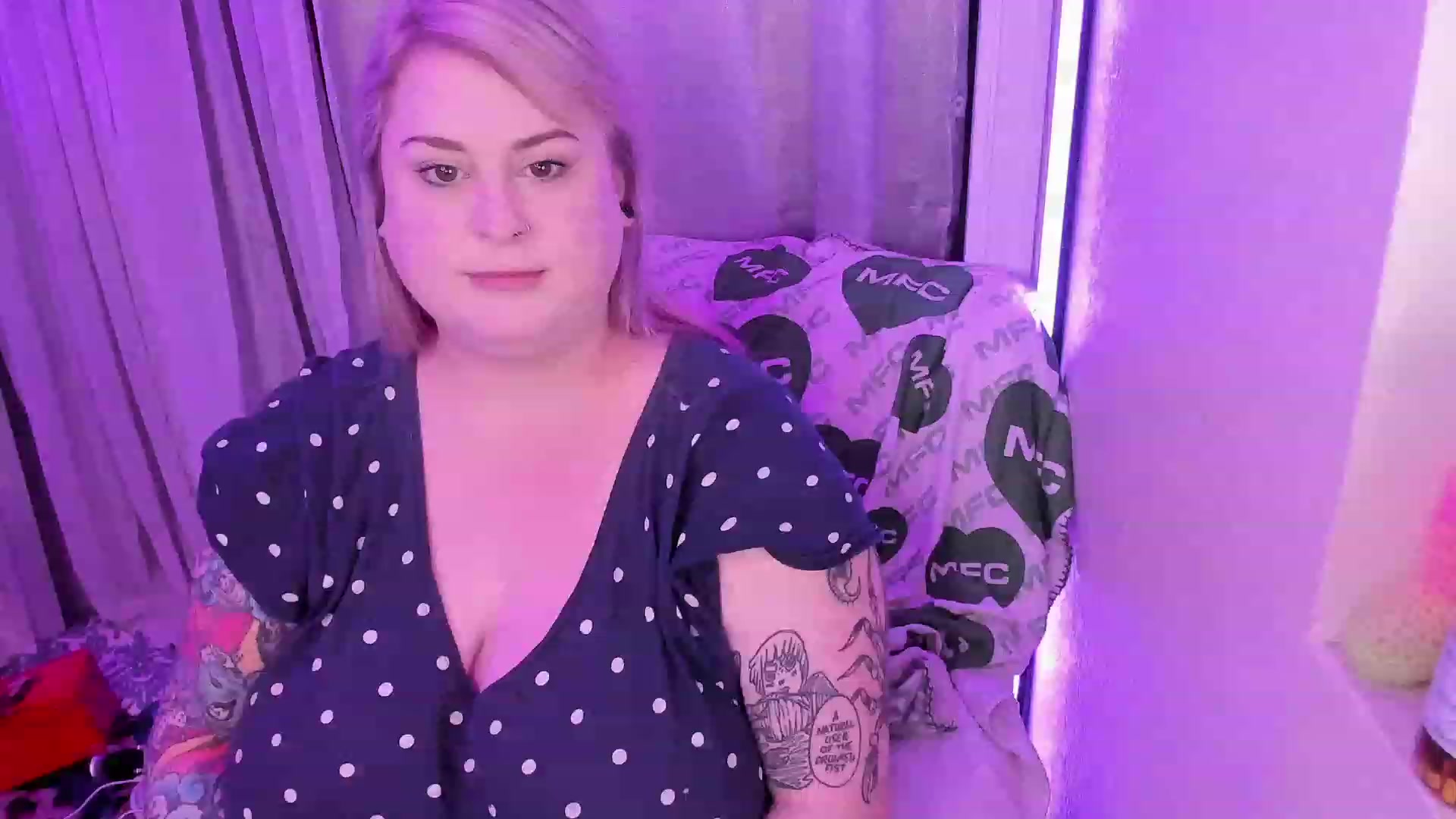 Gallery image thumbnail from mari_jae's myfreecams stream on, 06/15/2023, 07:22 image 19 of 20