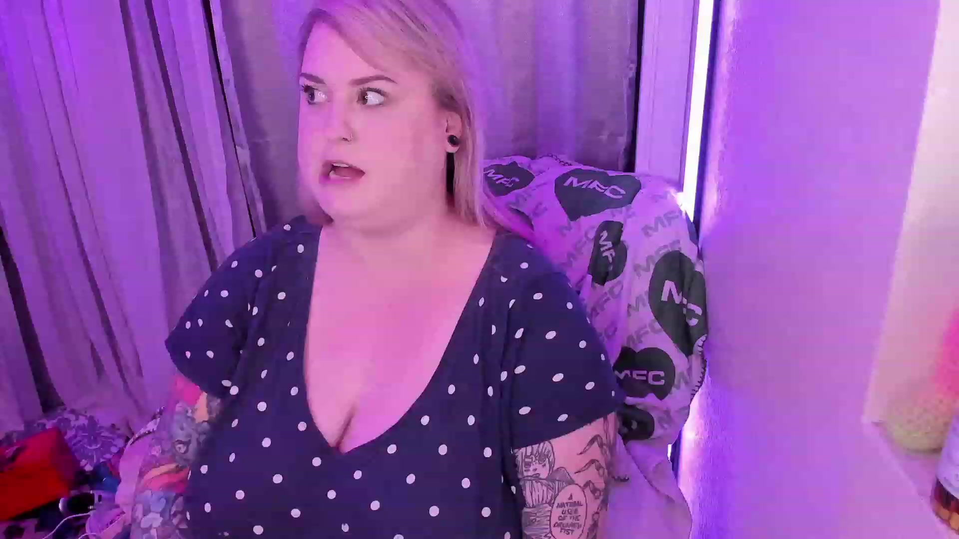 Gallery image thumbnail from mari_jae's myfreecams stream on, 06/15/2023, 07:22 image 15 of 20