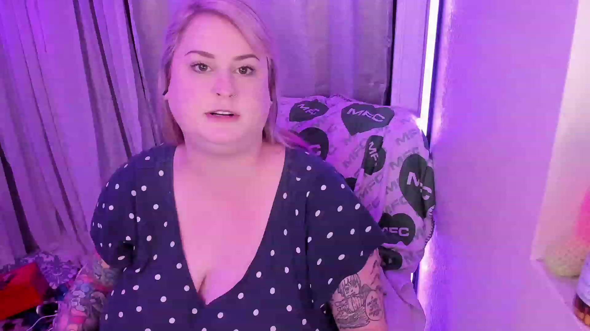 Gallery image thumbnail from mari_jae's myfreecams stream on, 06/15/2023, 07:22 image 11 of 20