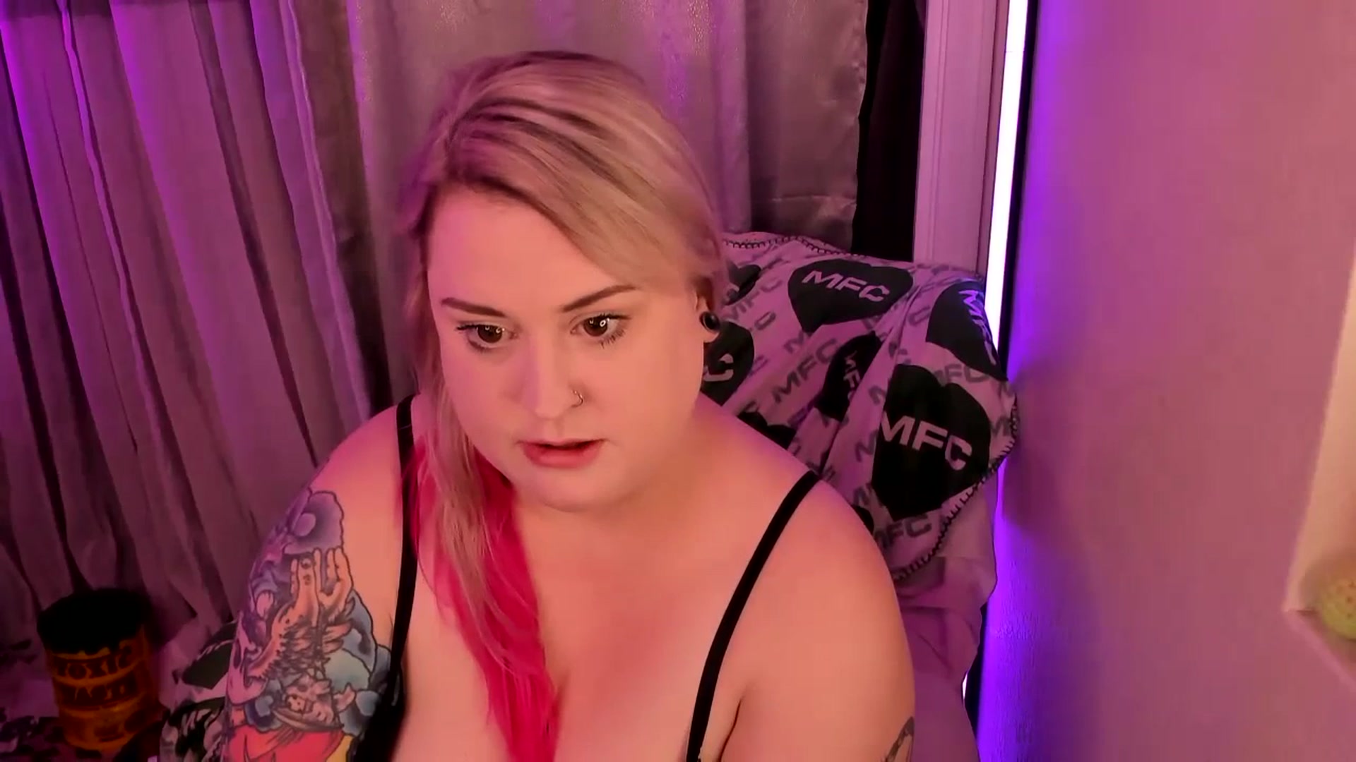 Gallery image thumbnail from mari_jae's myfreecams stream on, 06/20/2023, 06:44 image 8 of 20