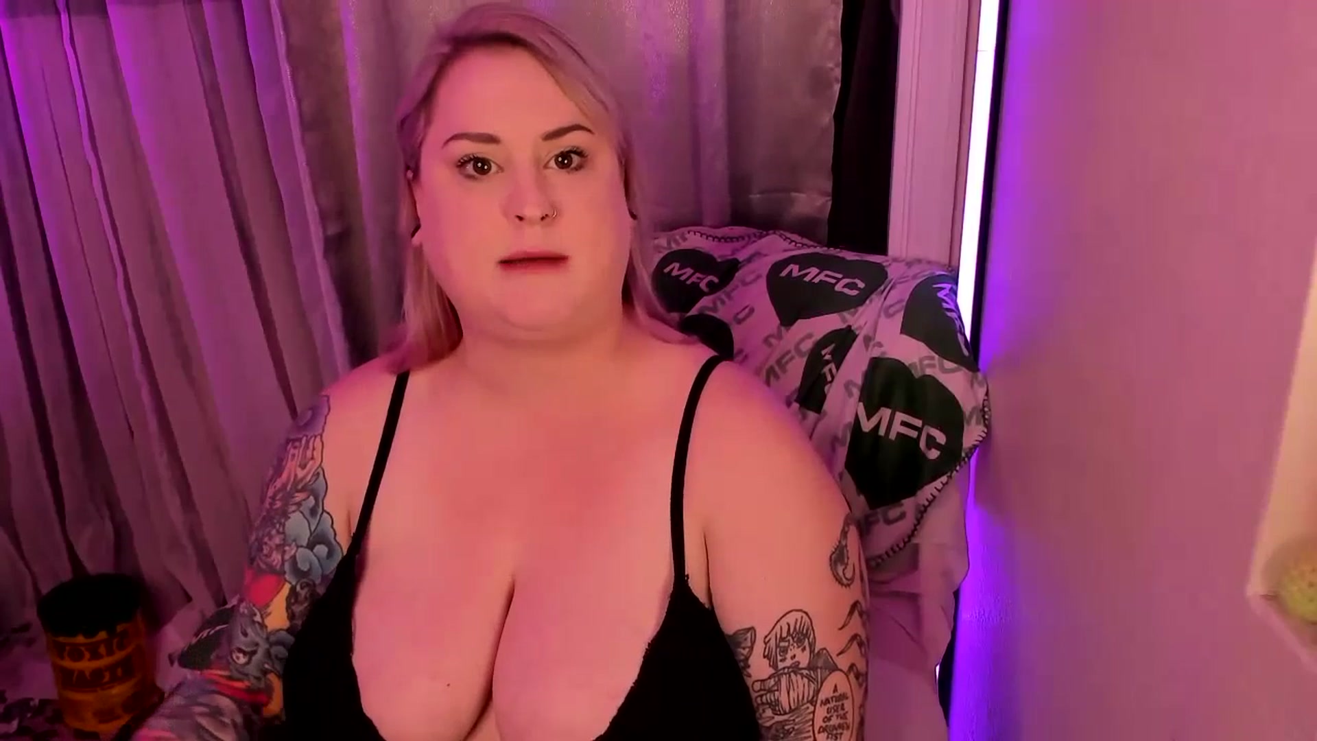 Gallery image thumbnail from mari_jae's myfreecams stream on, 06/20/2023, 06:44 image 18 of 20
