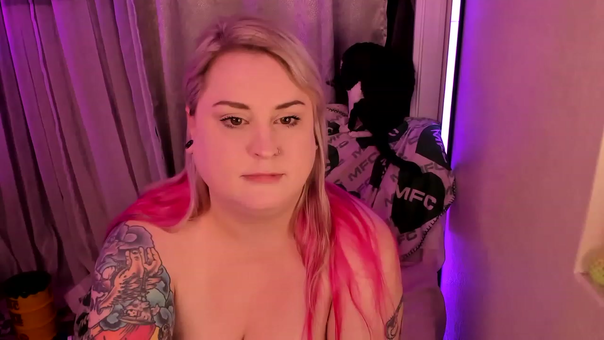 Gallery image thumbnail from mari_jae's myfreecams stream on, 06/20/2023, 08:05 image 13 of 20