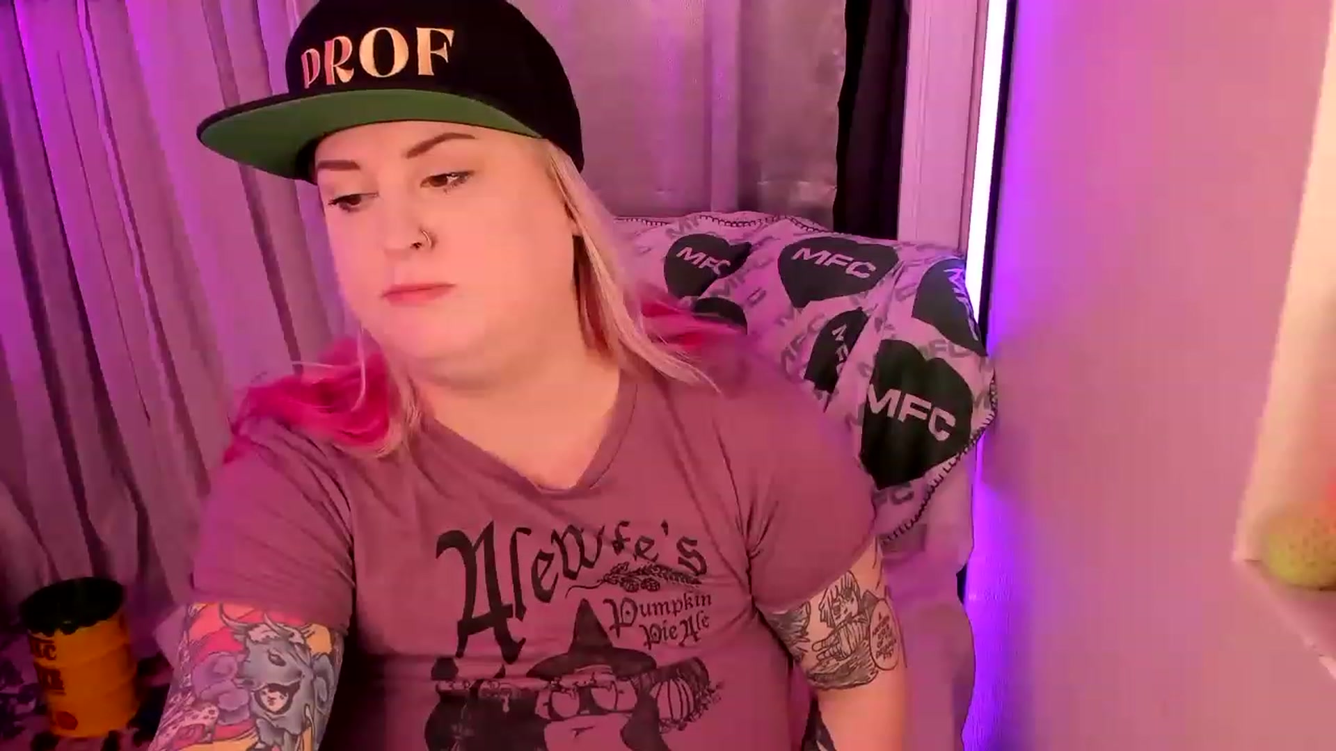 Gallery image thumbnail from mari_jae's myfreecams stream on, 06/20/2023, 08:05 image 9 of 20