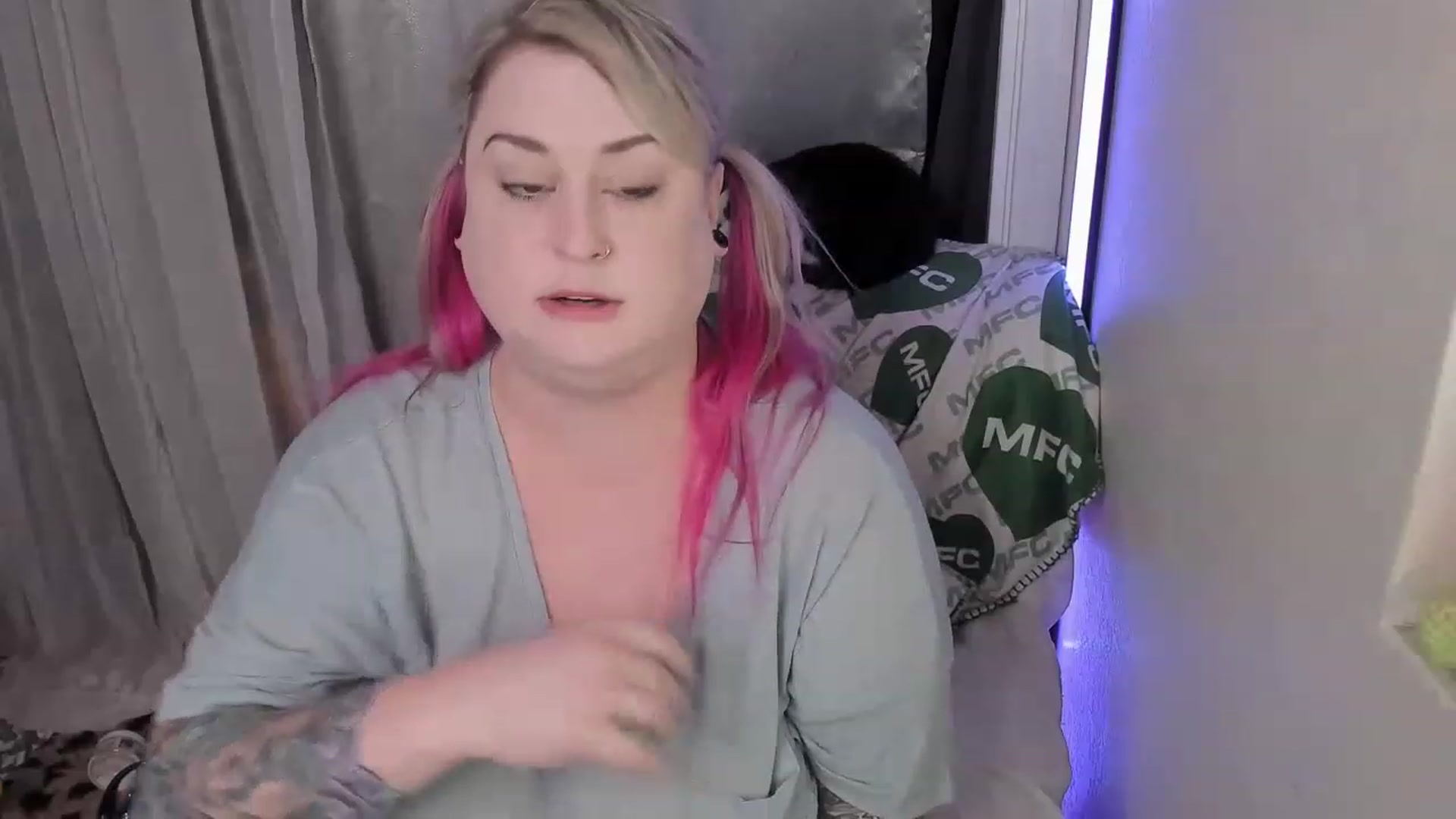 Gallery image thumbnail from mari_jae's myfreecams stream on, 06/23/2023, 07:58 image 14 of 20