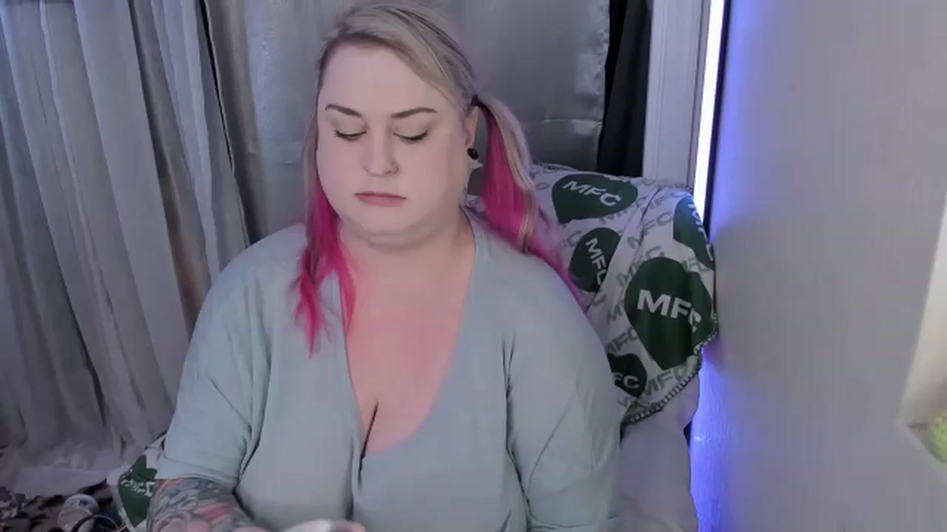 Gallery image thumbnail from mari_jae's myfreecams stream on, 06/23/2023, 07:58 image 2 of 20