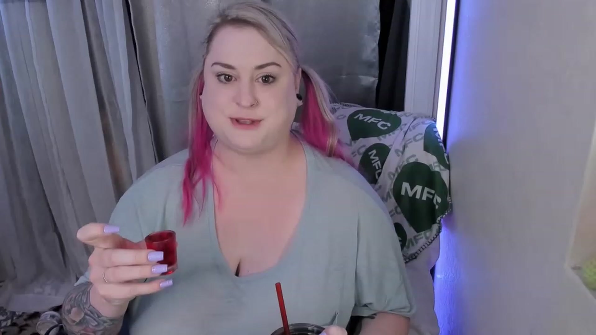 Gallery image thumbnail from mari_jae's myfreecams stream on, 06/23/2023, 07:58 image 4 of 20