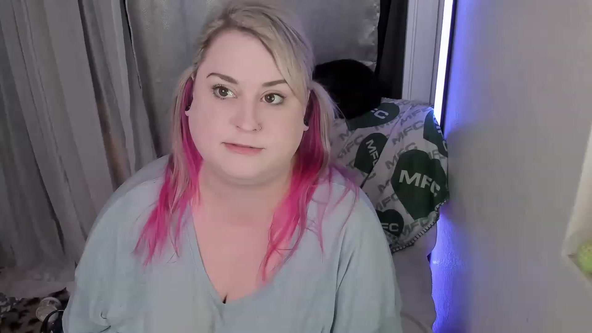 Gallery image thumbnail from mari_jae's myfreecams stream on, 06/23/2023, 07:58 image 16 of 20