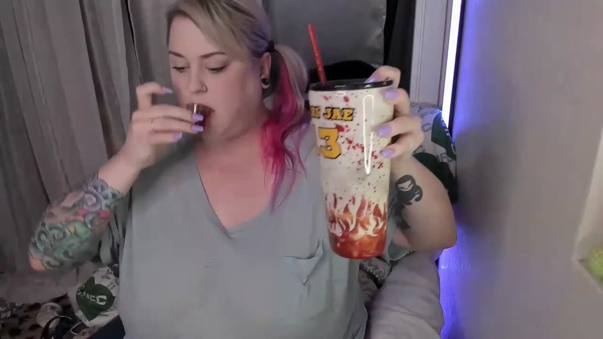 Gallery image thumbnail from mari_jae's myfreecams stream on, 06/23/2023, 07:58 image 15 of 20