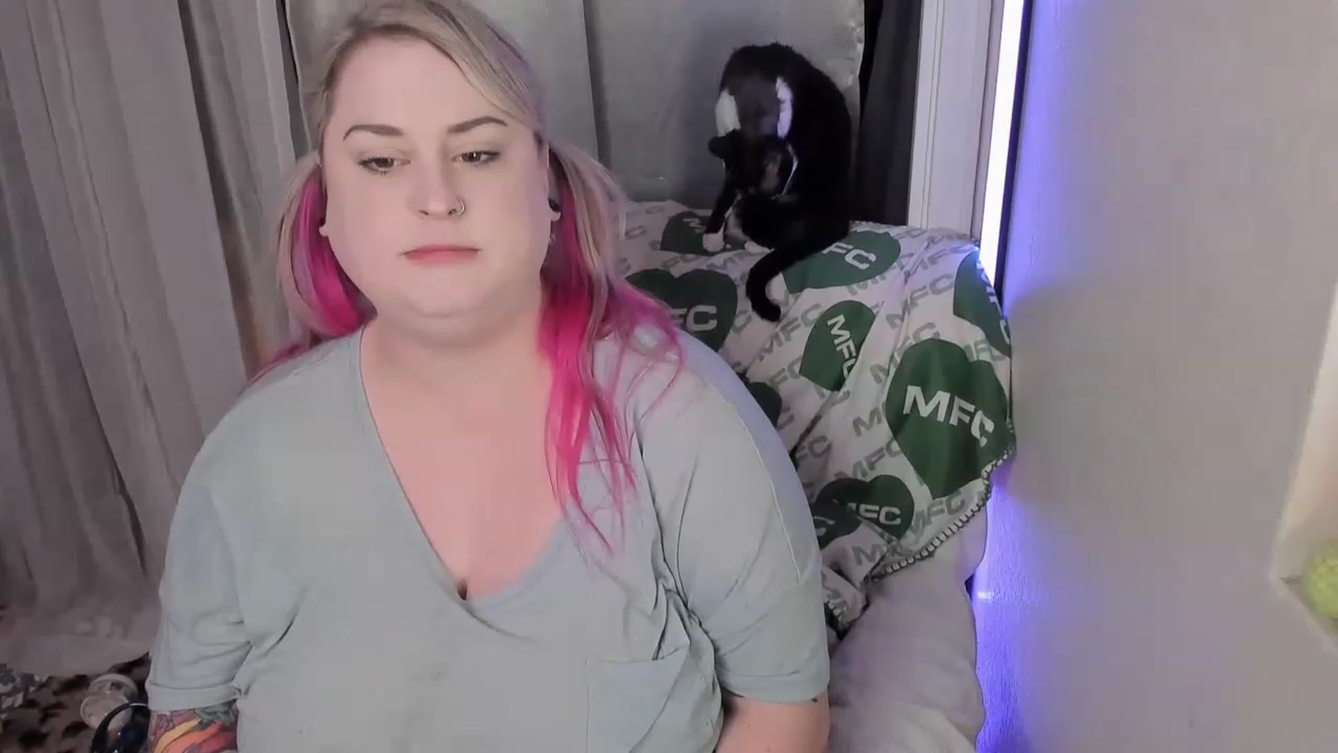Gallery image thumbnail from mari_jae's myfreecams stream on, 06/23/2023, 07:58 image 12 of 20