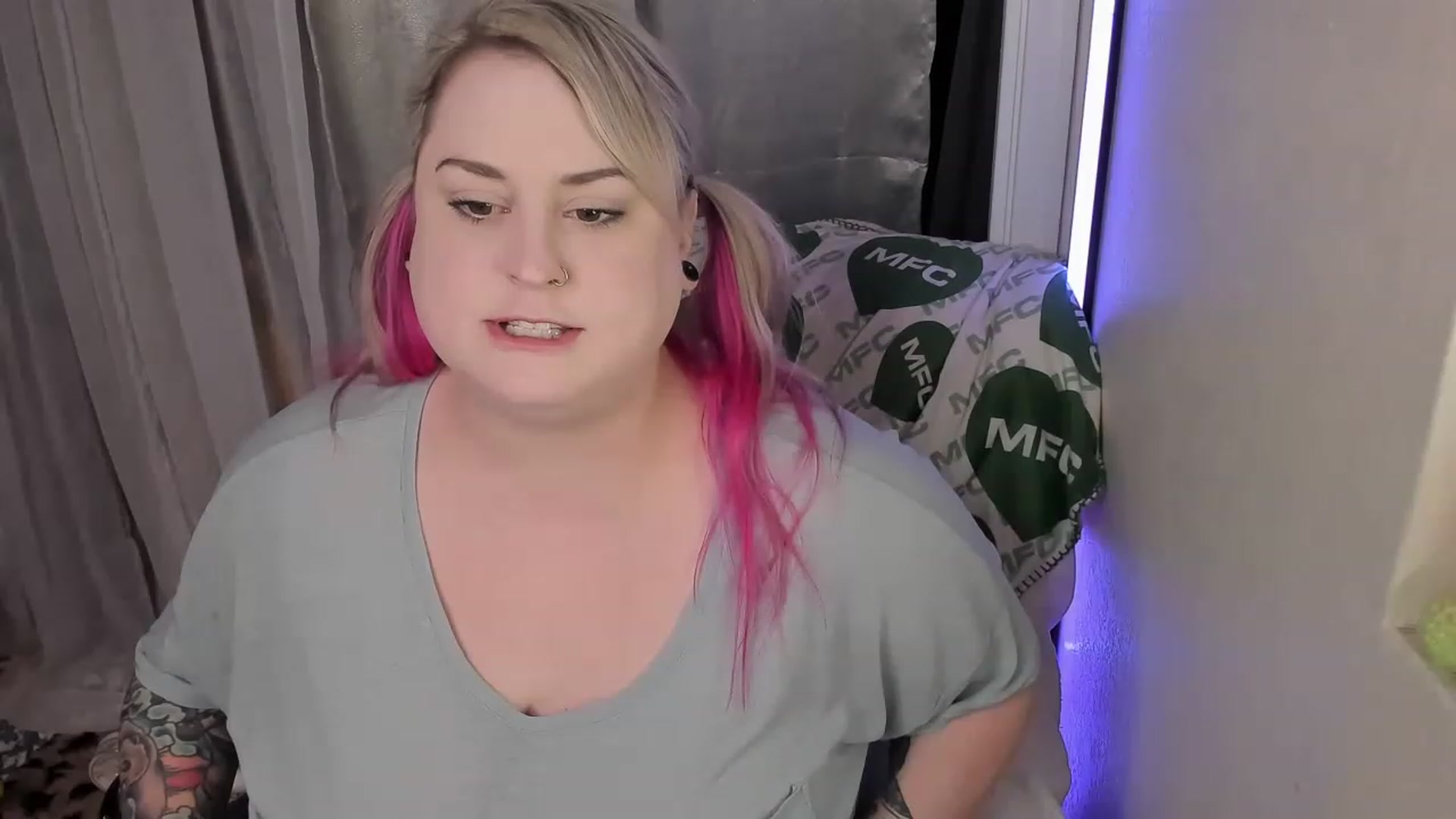 Gallery image thumbnail from mari_jae's myfreecams stream on, 06/23/2023, 07:58 image 11 of 20
