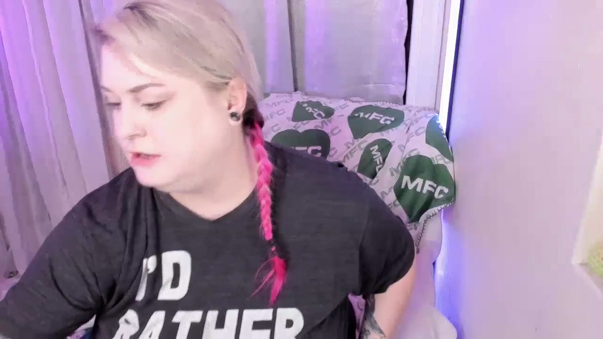 Gallery image thumbnail from mari_jae's myfreecams stream on, 06/24/2023, 07:58 image 9 of 20