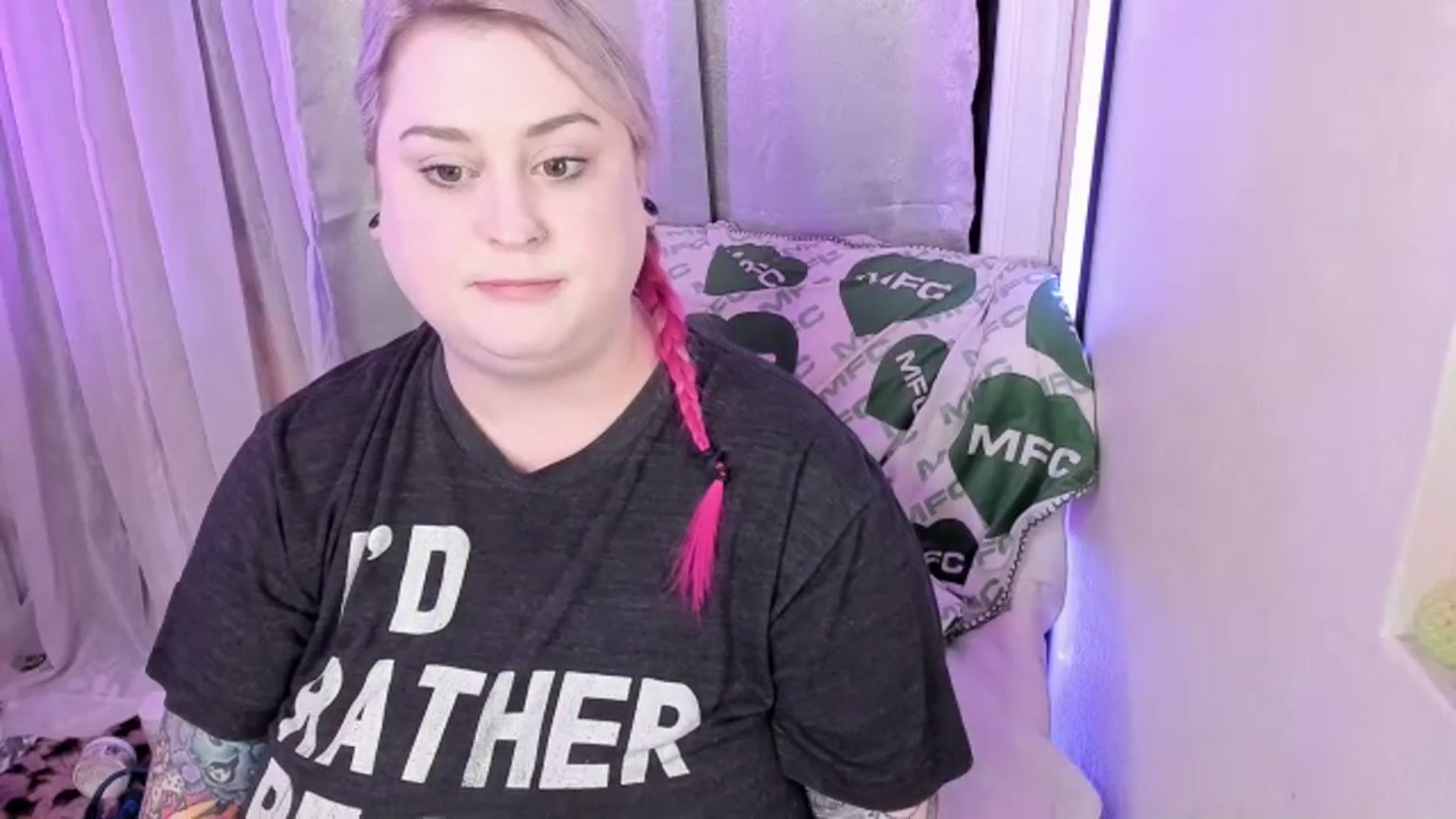Gallery image thumbnail from mari_jae's myfreecams stream on, 06/24/2023, 07:58 image 3 of 20