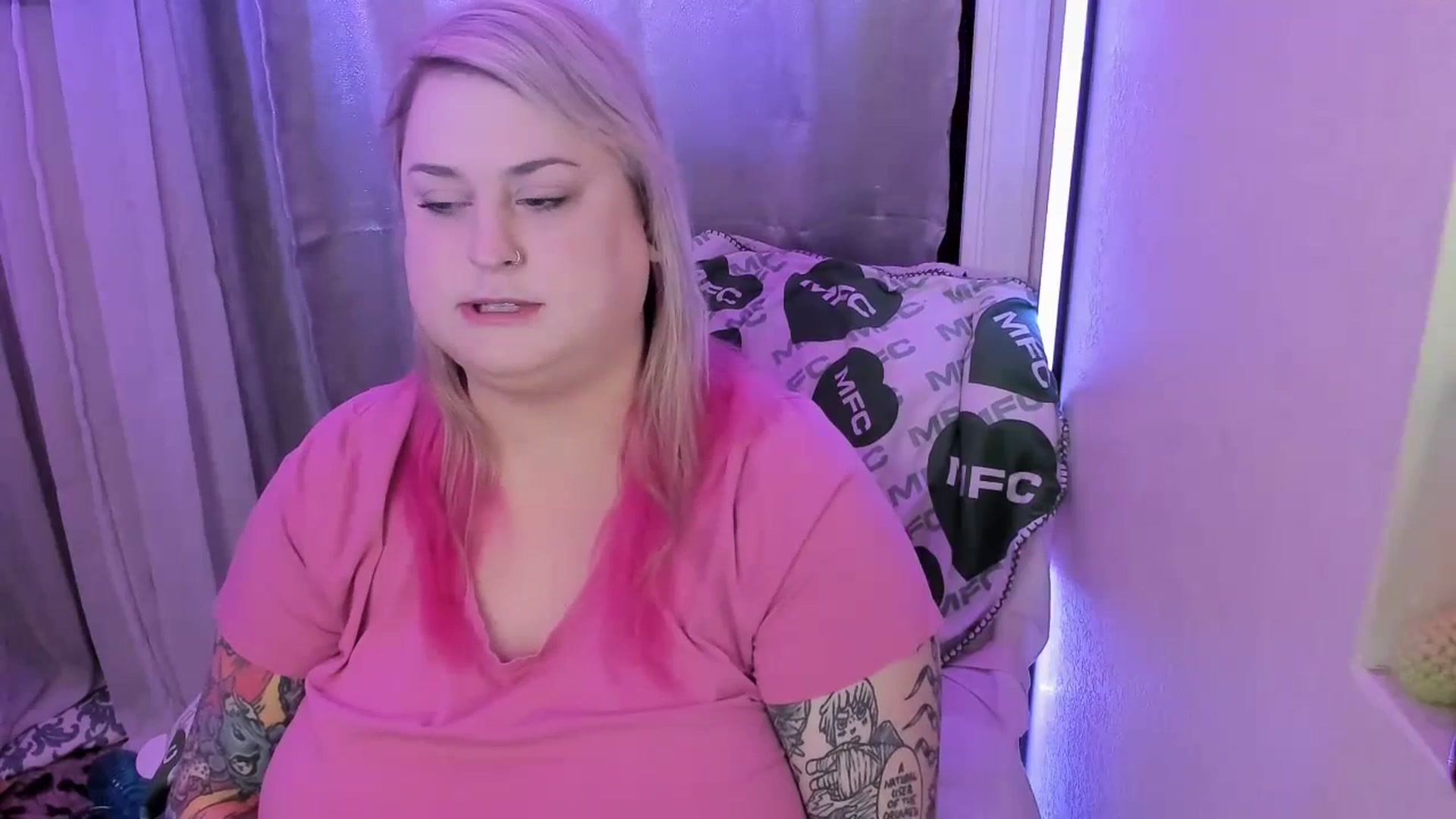 Gallery image thumbnail from mari_jae's myfreecams stream on, 06/27/2023, 07:43 image 19 of 20