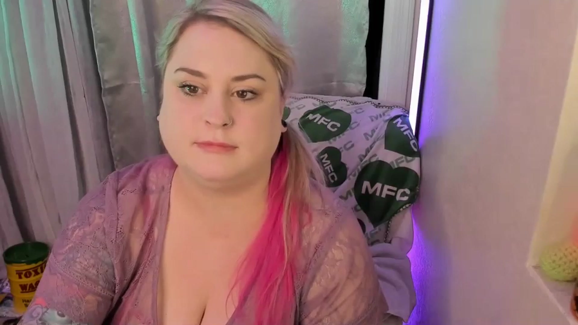Gallery image thumbnail from mari_jae's myfreecams stream on, 07/01/2023, 09:11 image 17 of 20