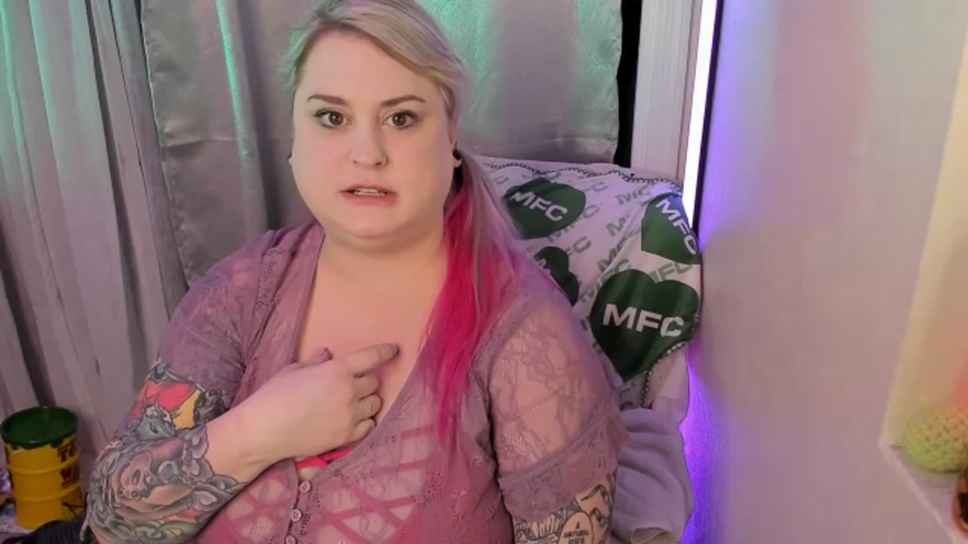 Gallery image thumbnail from mari_jae's myfreecams stream on, 07/01/2023, 09:11 image 6 of 20