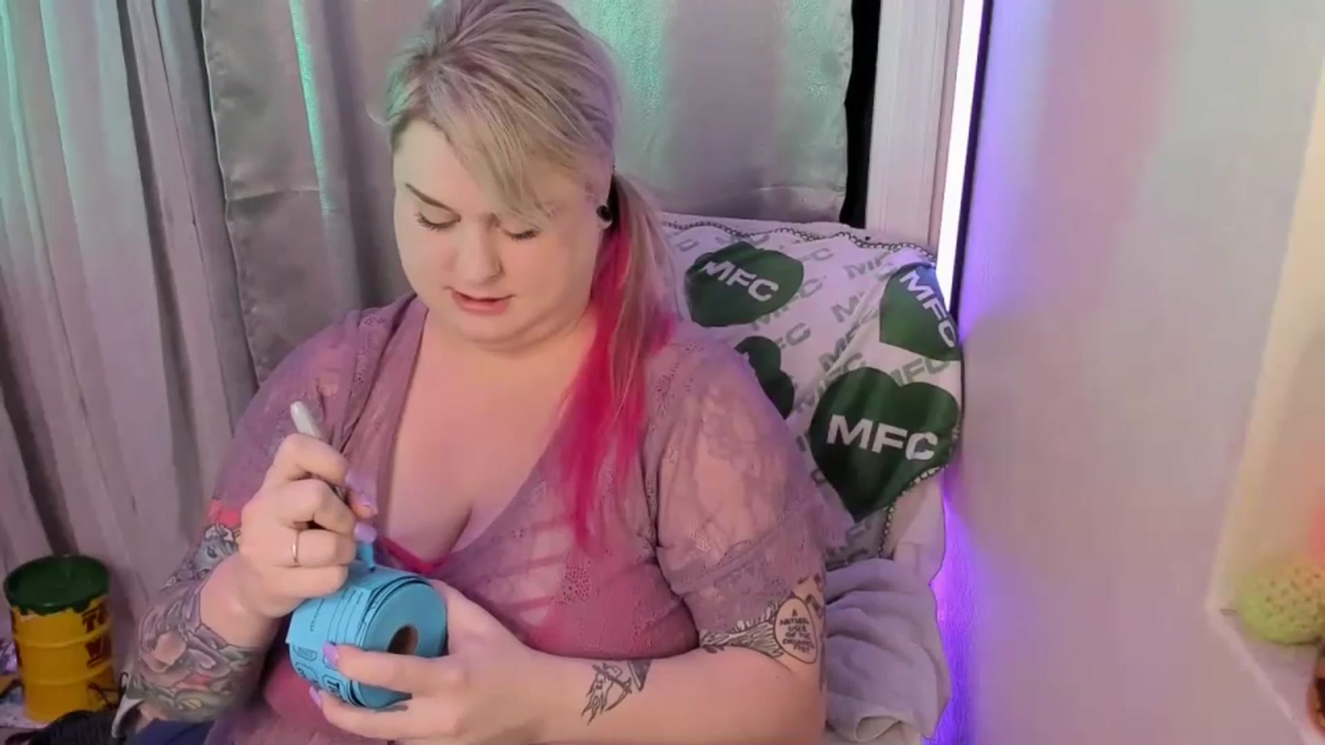 Gallery image thumbnail from mari_jae's myfreecams stream on, 07/01/2023, 09:11 image 16 of 20
