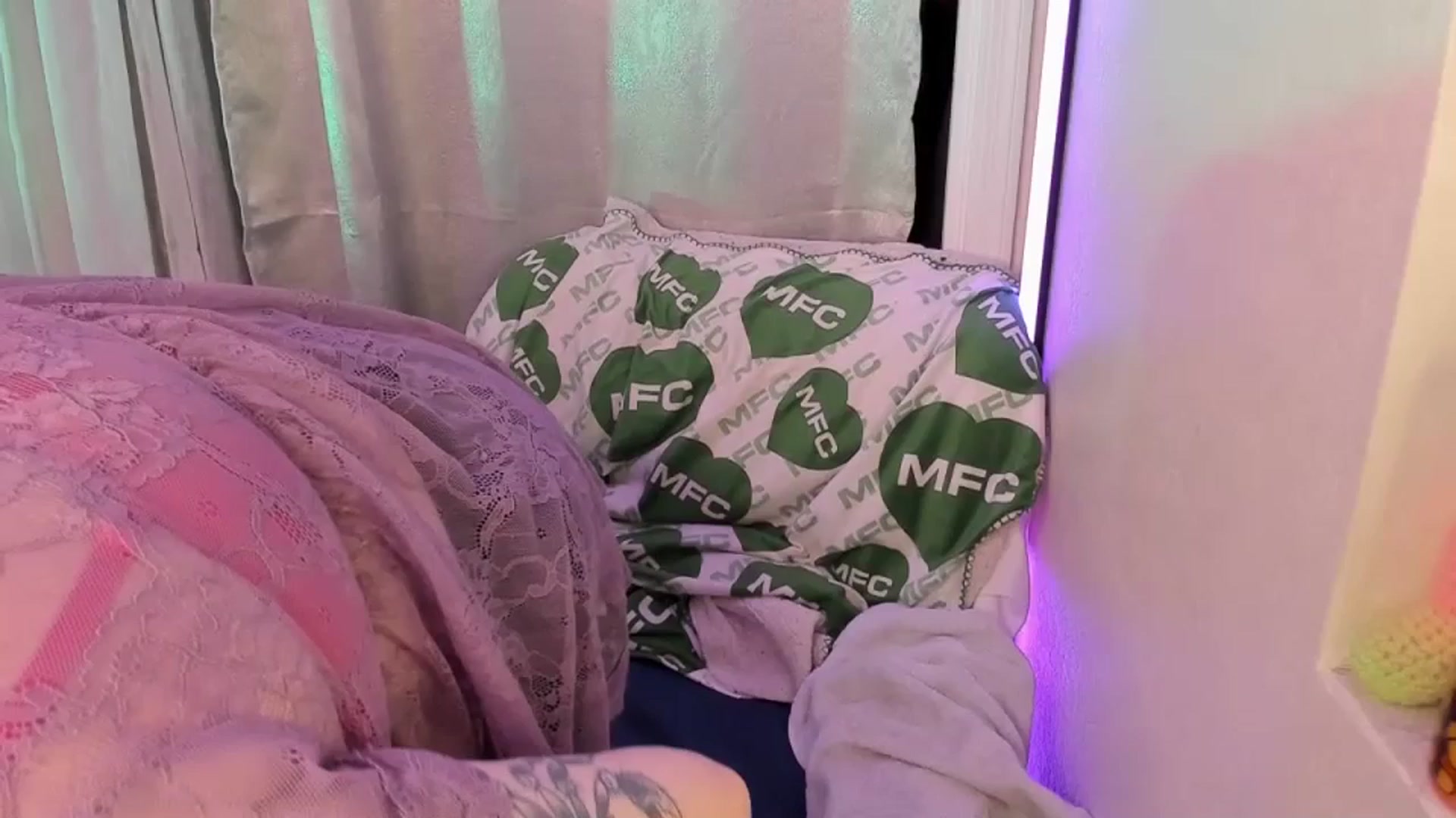 Gallery image thumbnail from mari_jae's myfreecams stream on, 07/01/2023, 09:11 image 1 of 20