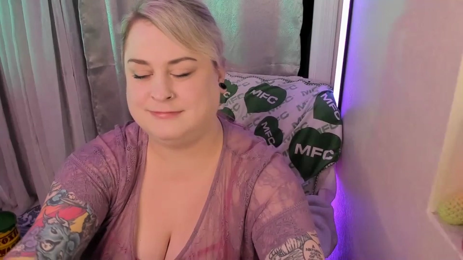 Gallery image thumbnail from mari_jae's myfreecams stream on, 07/01/2023, 10:03 image 6 of 20