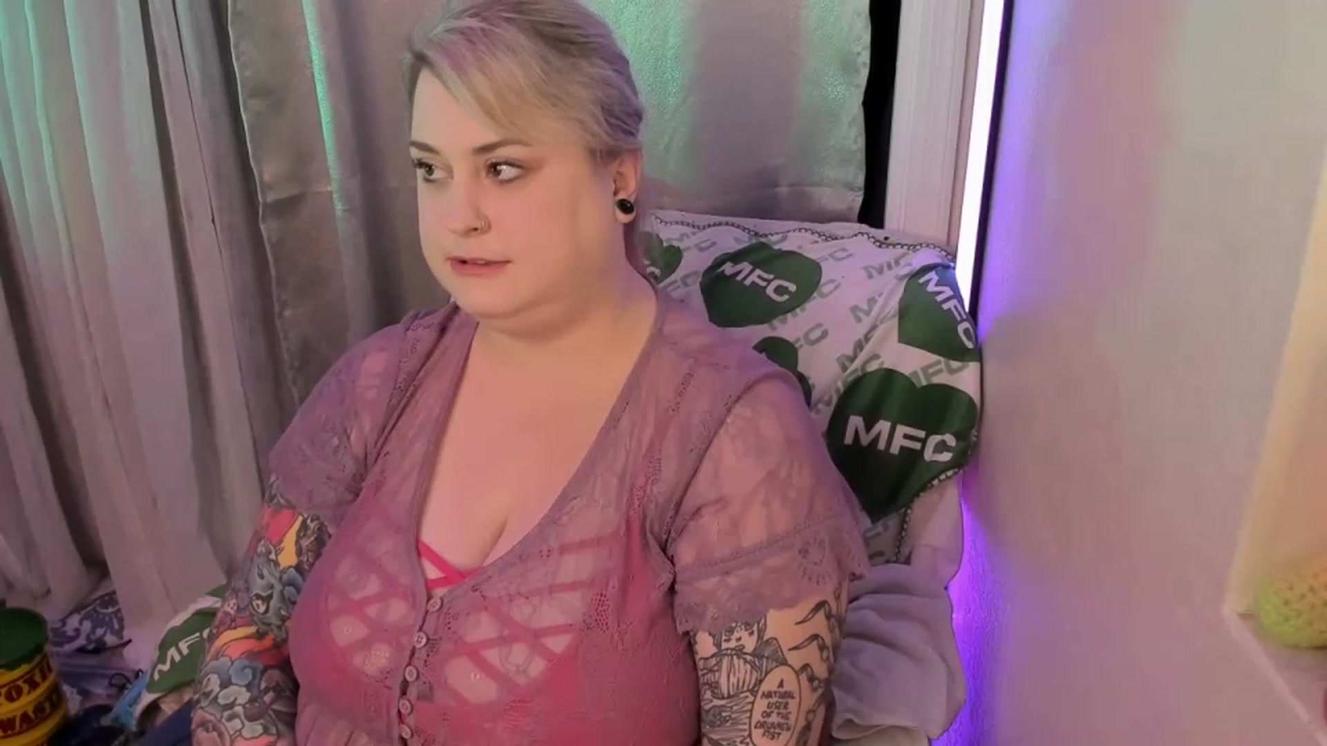 Gallery image thumbnail from mari_jae's myfreecams stream on, 07/01/2023, 10:03 image 5 of 20