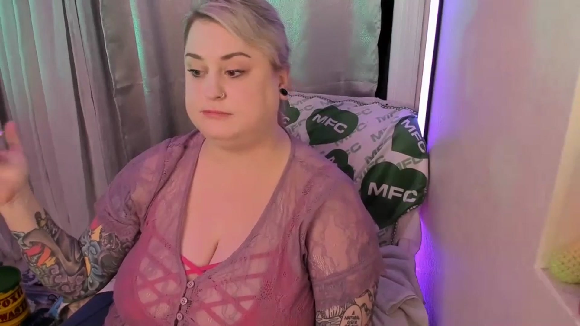 Gallery image thumbnail from mari_jae's myfreecams stream on, 07/01/2023, 10:03 image 12 of 20