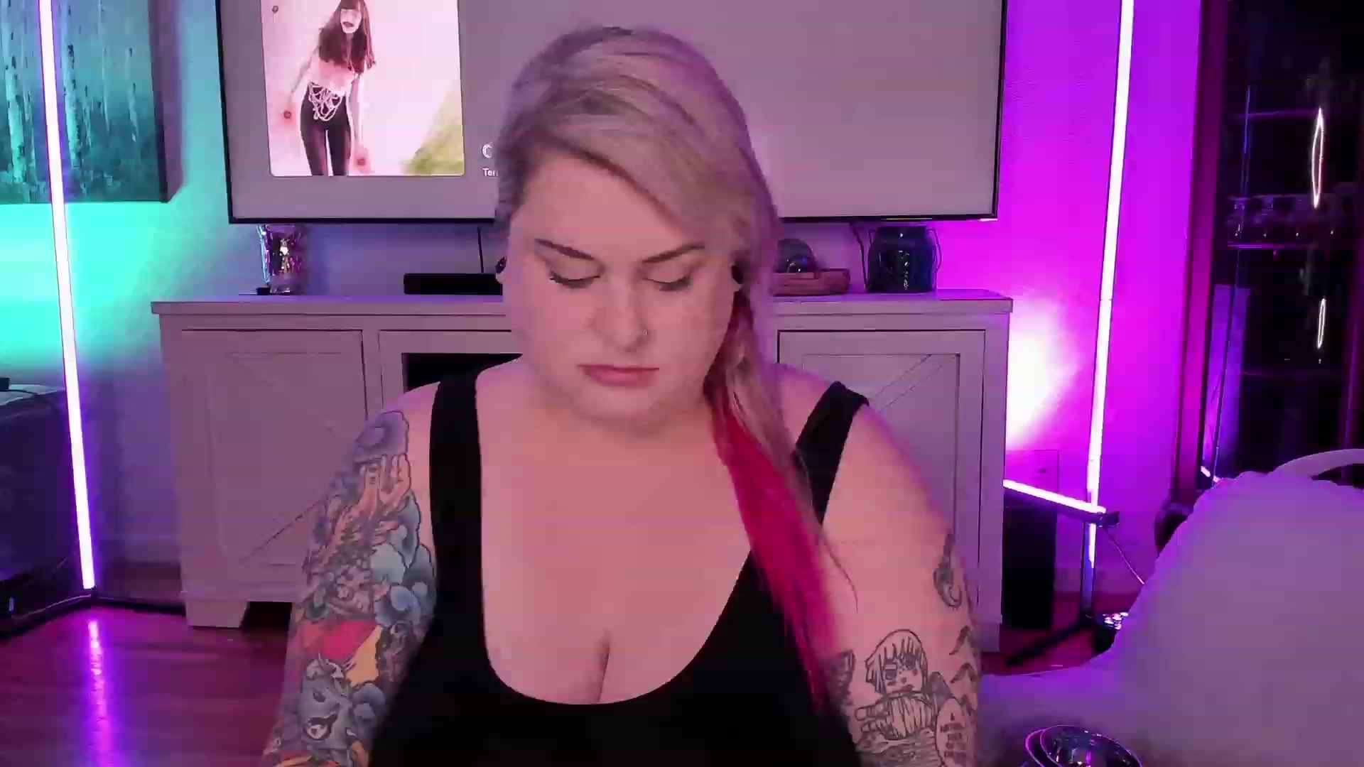 Gallery image thumbnail from mari_jae's myfreecams stream on, 07/02/2023, 08:45 image 13 of 20