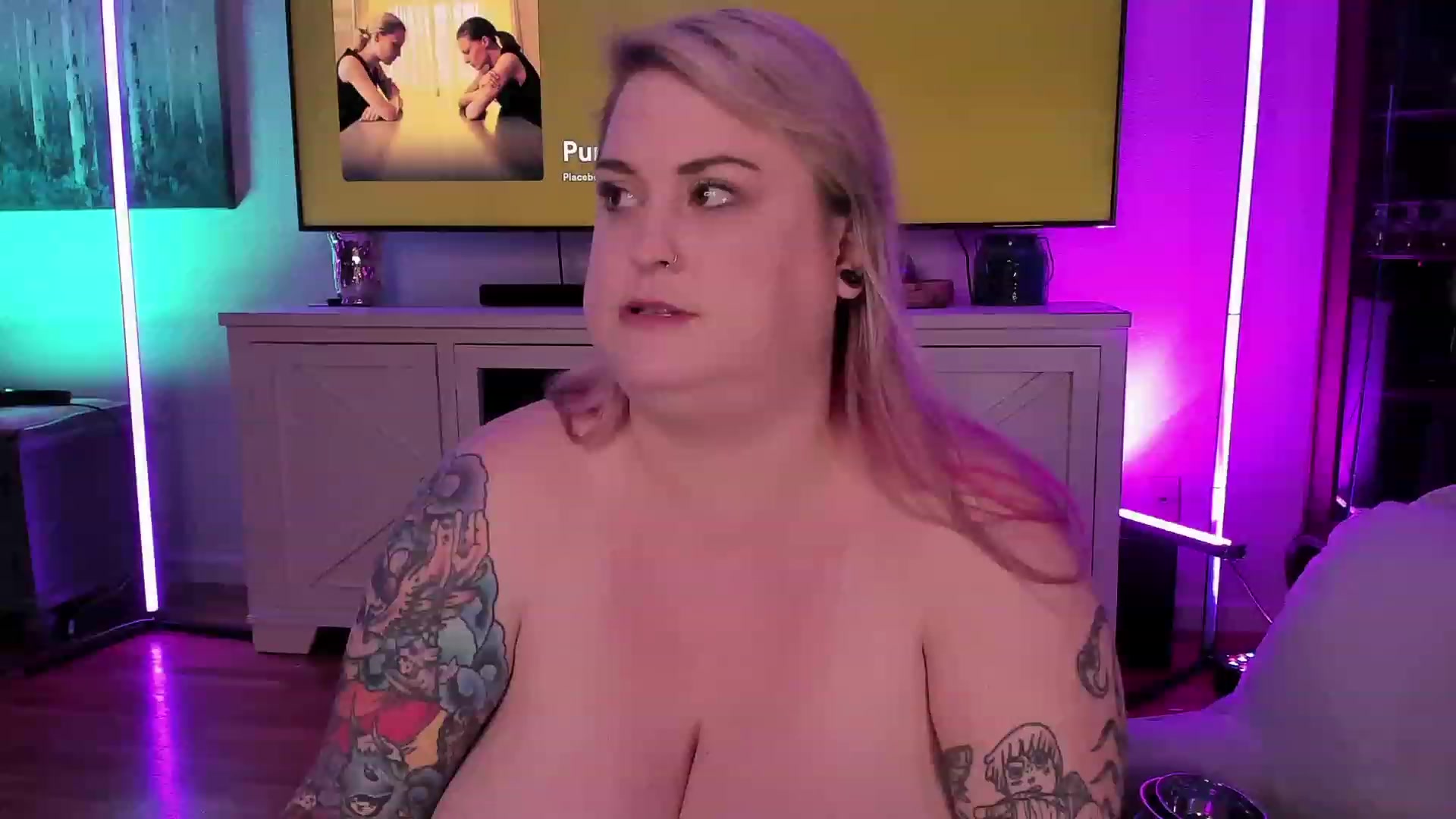 Gallery image thumbnail from mari_jae's myfreecams stream on, 07/02/2023, 08:45 image 19 of 20