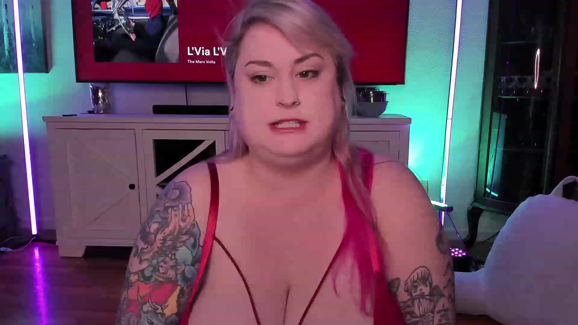 Gallery image thumbnail from mari_jae's myfreecams stream on, 07/03/2023, 09:57 image 2 of 20