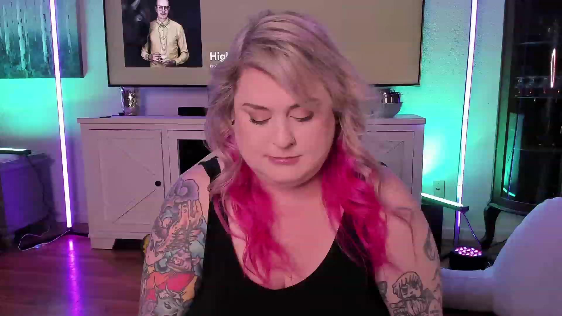 Gallery image thumbnail from mari_jae's myfreecams stream on, 07/04/2023, 10:38 image 4 of 20