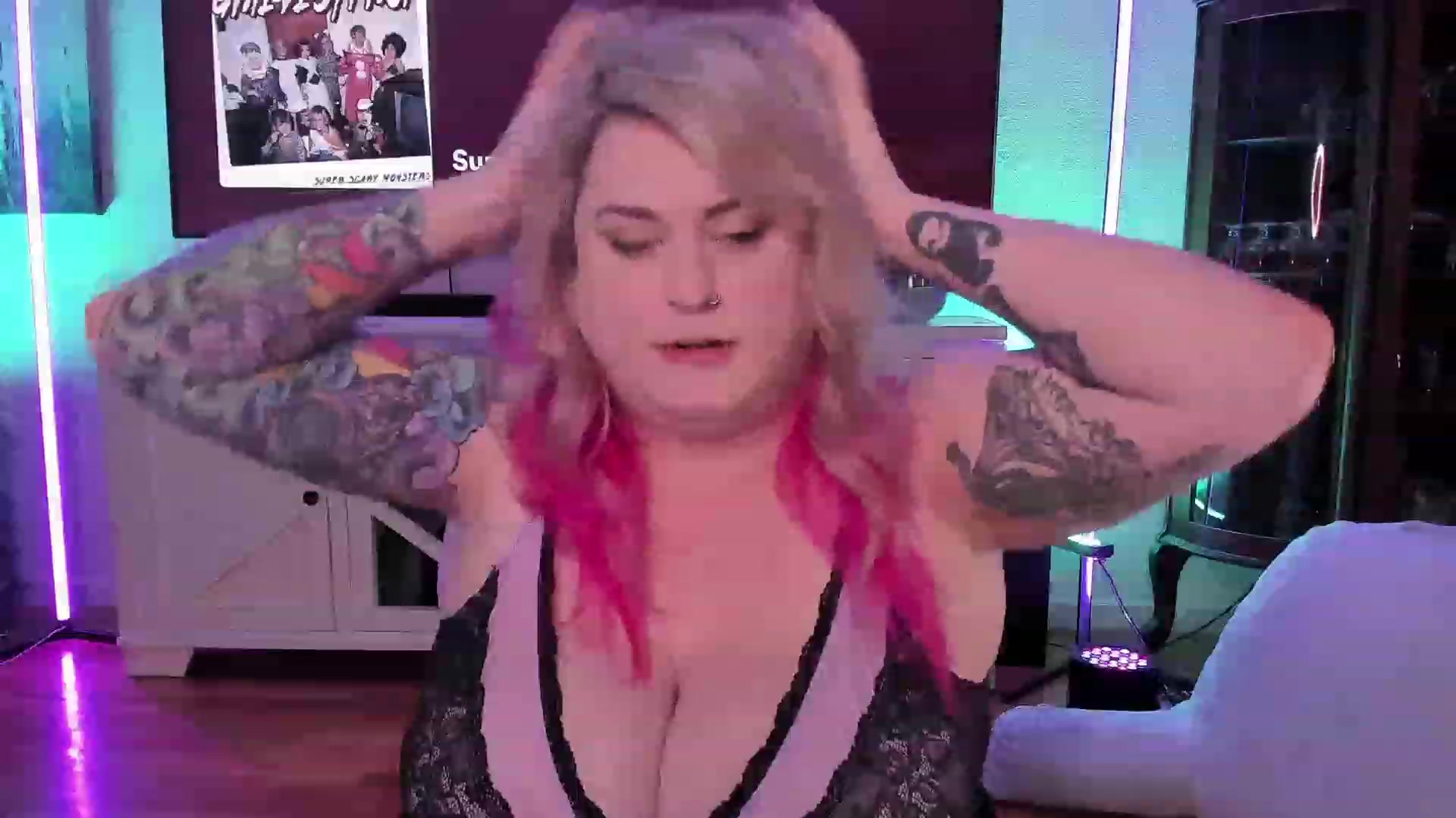 Gallery image thumbnail from mari_jae's myfreecams stream on, 07/05/2023, 09:37 image 3 of 20